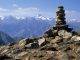 Sentier de trek avec vue sur l'Himalaya