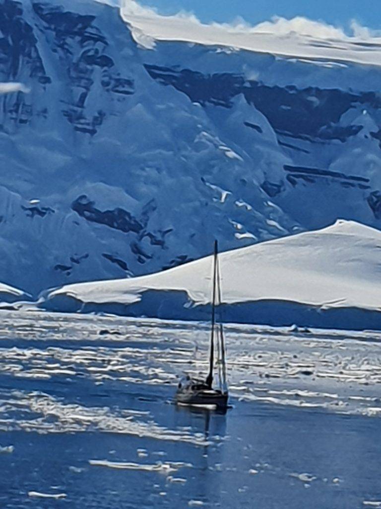 un bateau en Antarctique